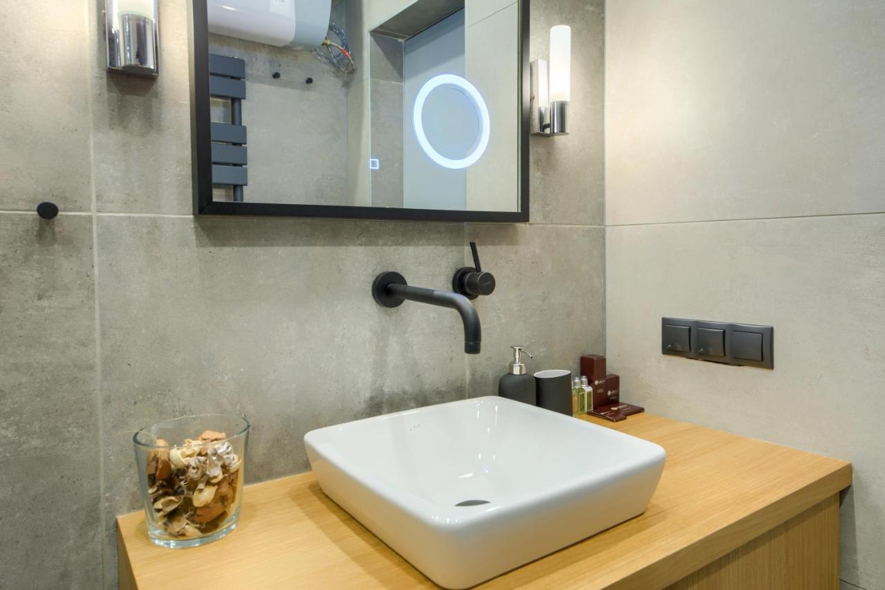 Premium Apartments Lovely 2Bd Near The Parliament Sofia Bagian luar foto